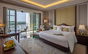 Mia Saigon Luxury Hotel